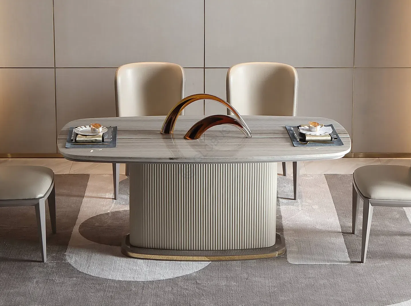 Обеденный стол Lavaughn