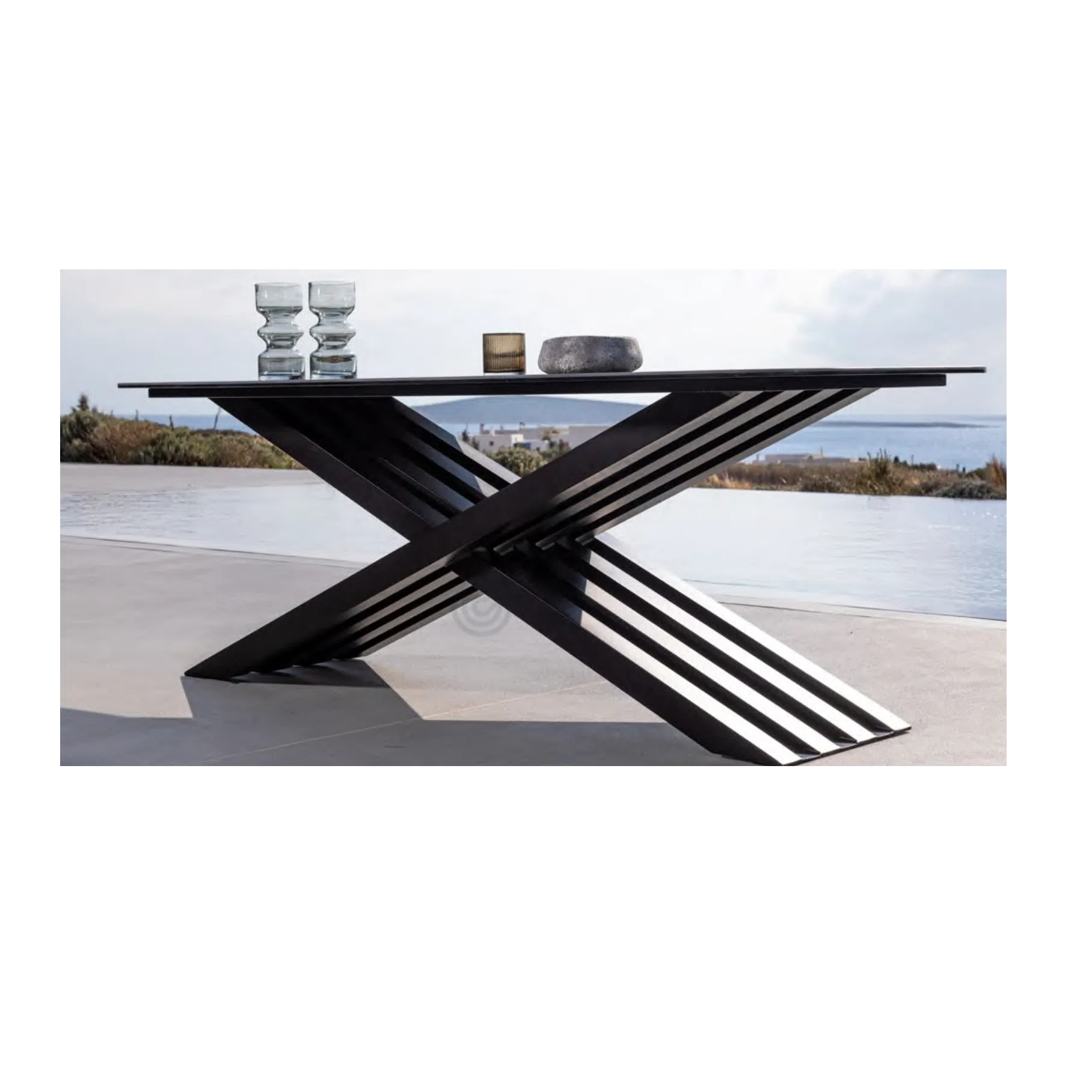 Уличный обеденный стол Mustio