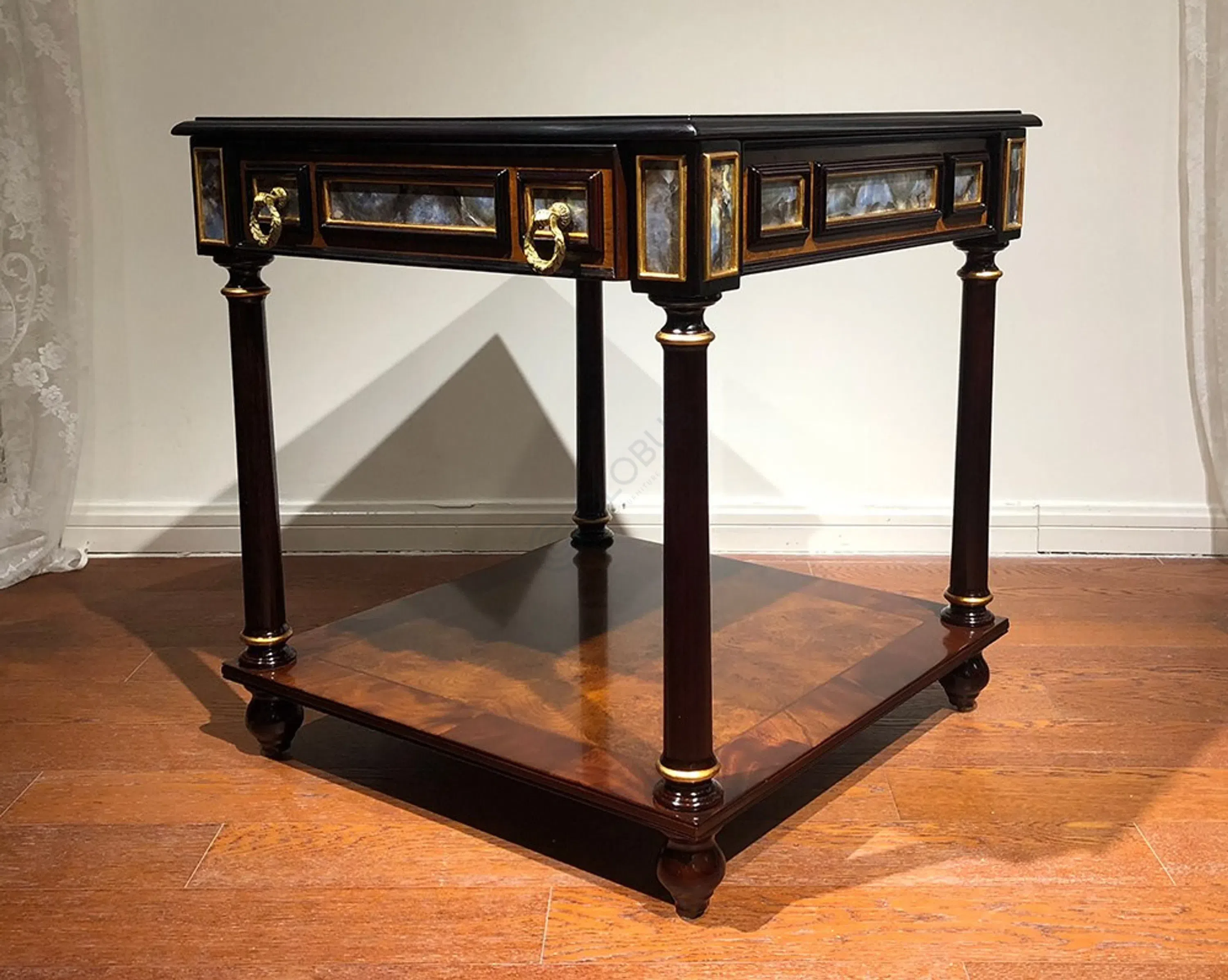 Угловой столик Arretrare