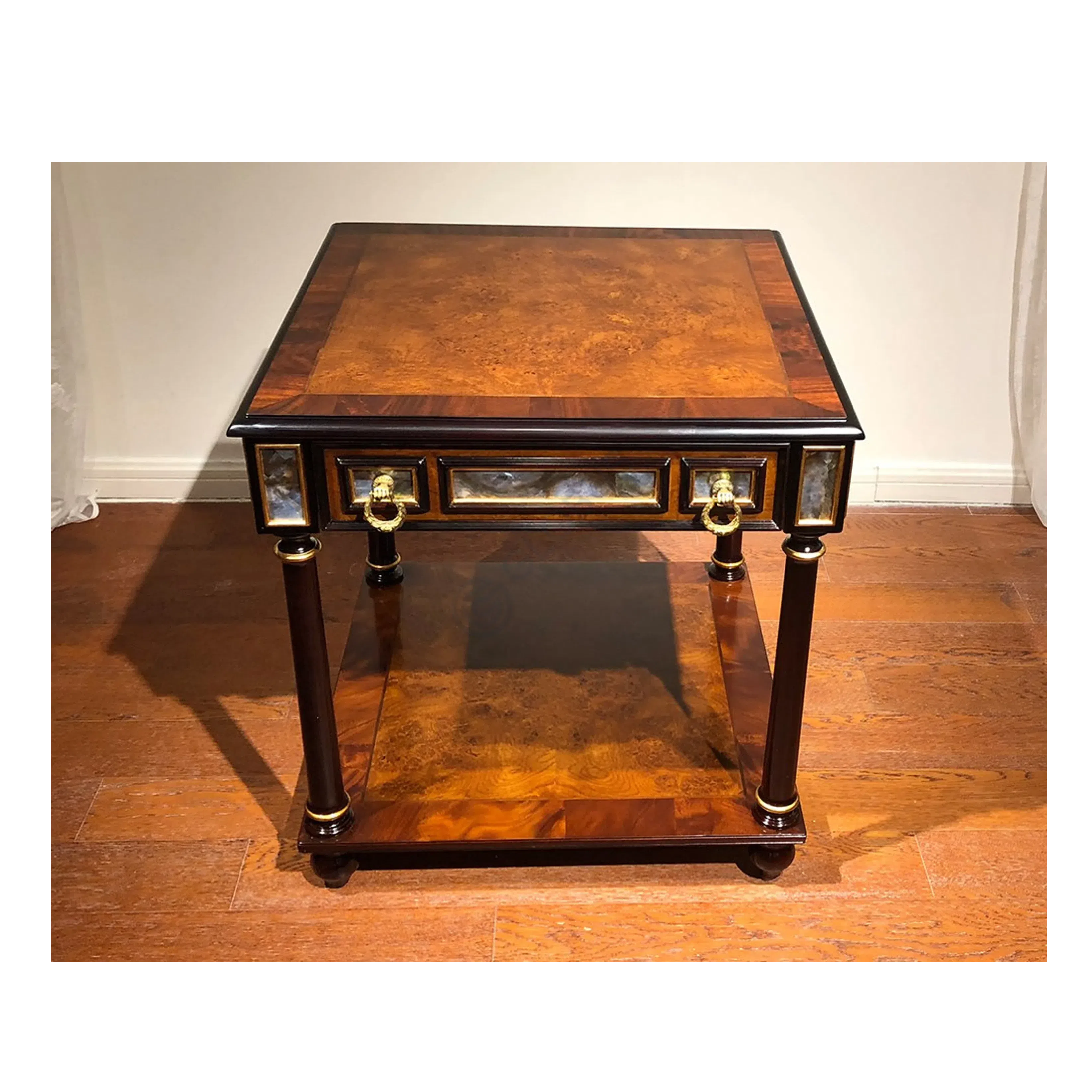 Угловой столик Arretrare