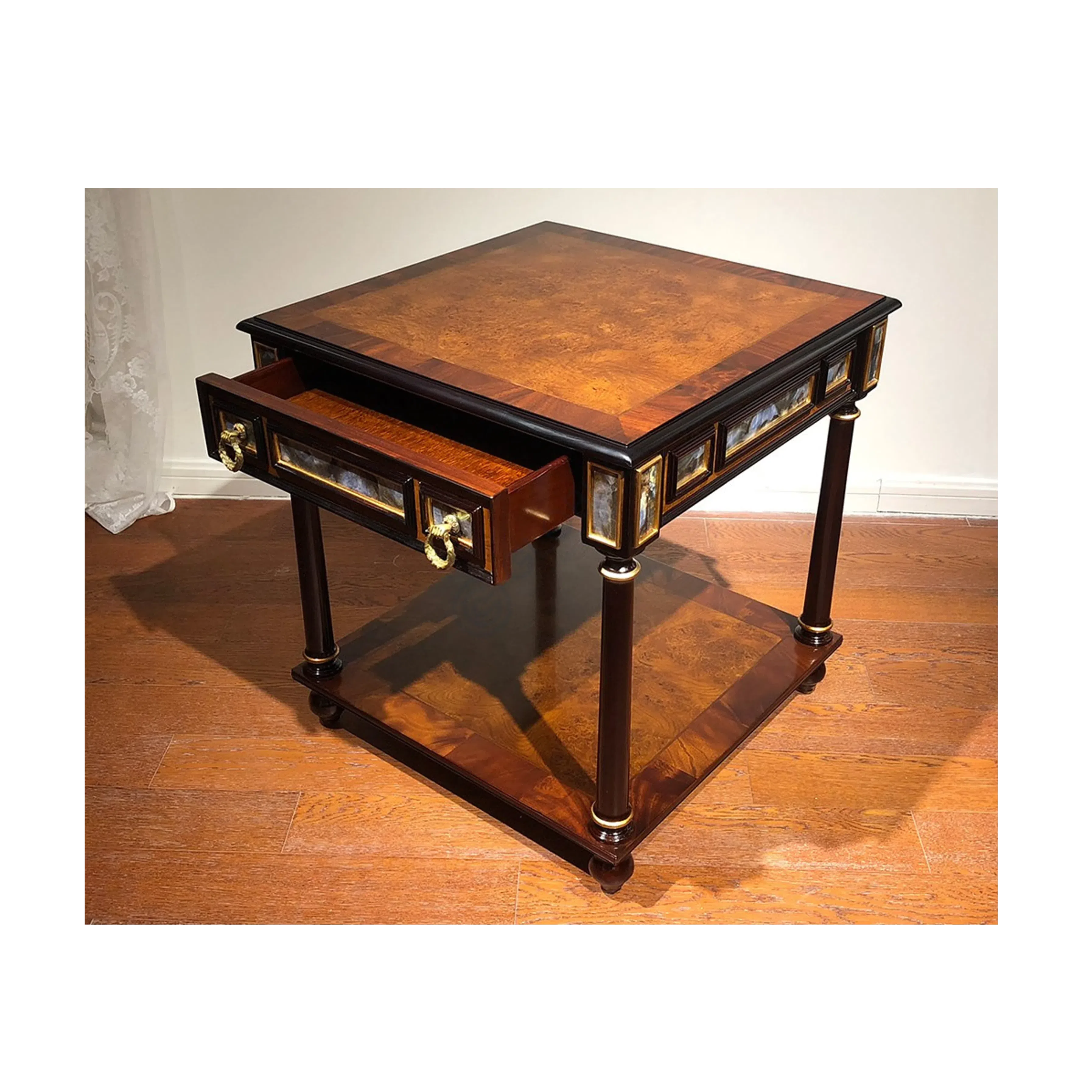 Угловой столик Arretrare