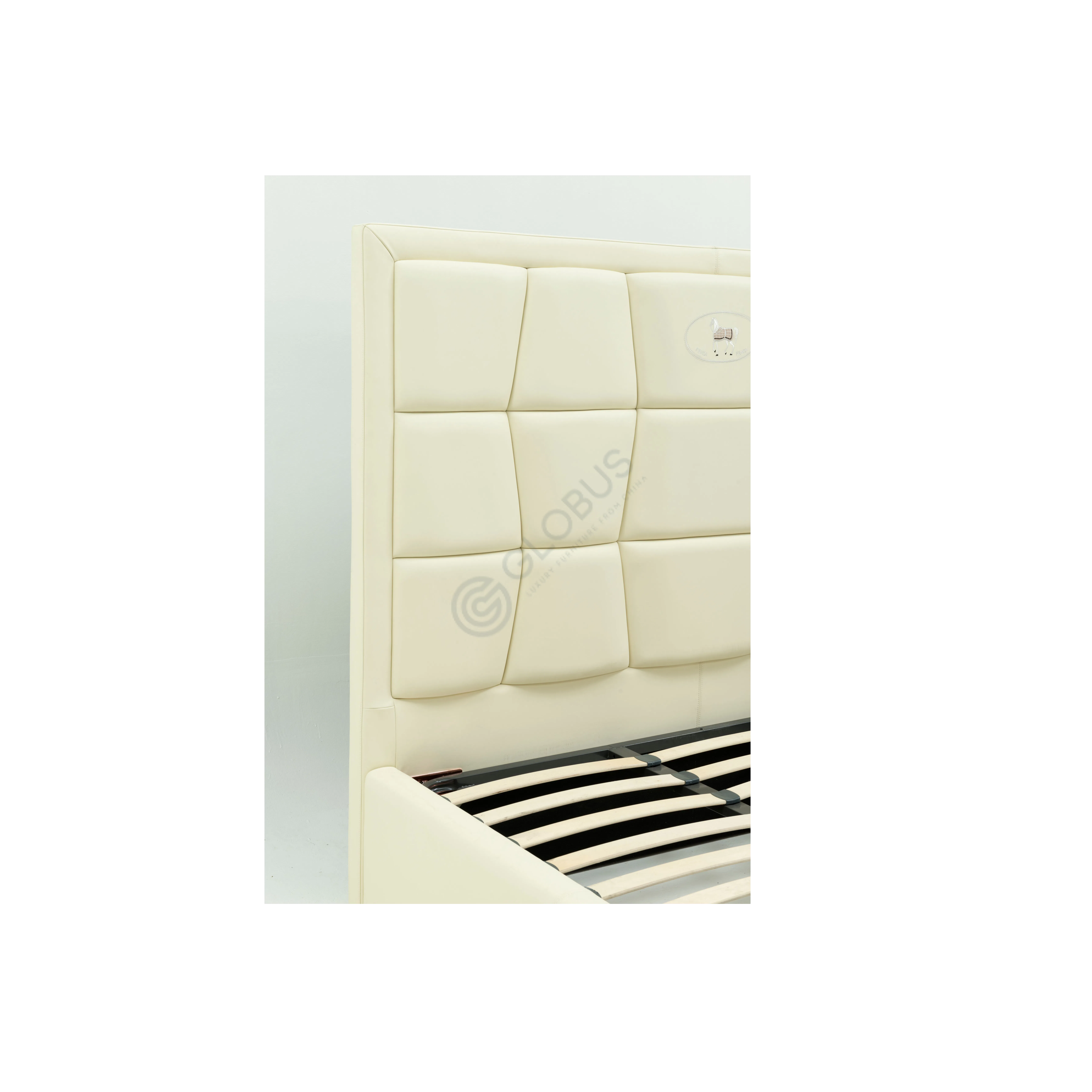 Кровать FENDI Mazarin