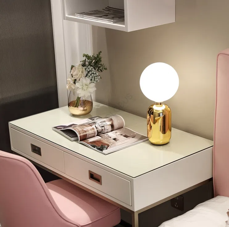 Настольная лампа Caris