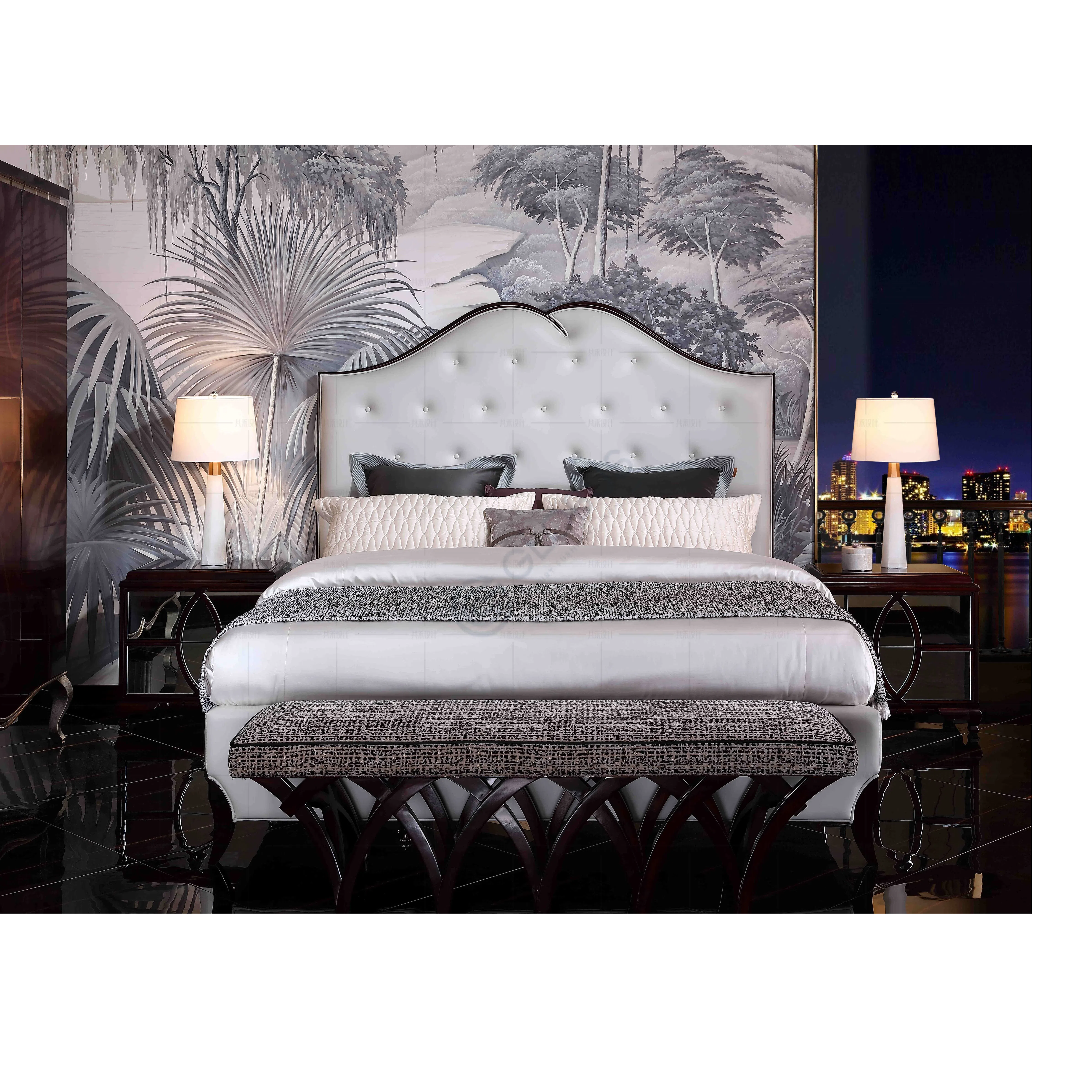 Банкетка CHRISTOPHER GUY Helena