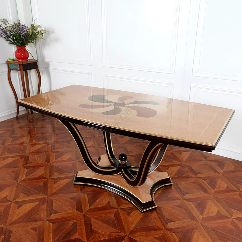 Обеденный стол Rosaceum